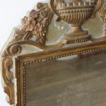 miroir epoque Louis XVI 16 XVIII 18 ème siècle bois stuc sculpté mouluré doré glace fronton urne frise de perles (4)