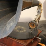 phonographe pavillon gramophone 1910 art déco année folle musique tourne disque 78 tours pathé saphir (4) (FILEminimizer)