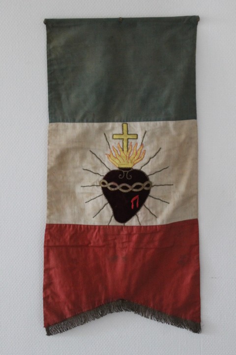 etendard drapeau espoir et salut de la france coeur sacré de jésus (2)